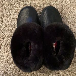 brand new black sorel slippers